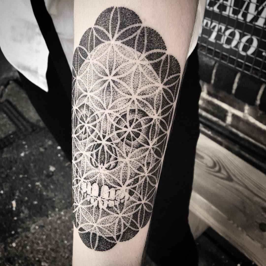 Tattoo artist Chris Bint SouthendonSea, United Kingdom iNKPPL